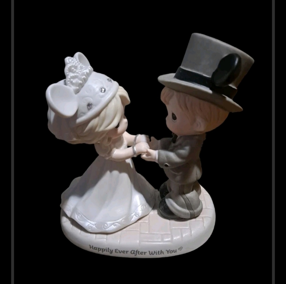 Precious Moments Disney Showcase Wedding Couple 191061 Figurine, One Size